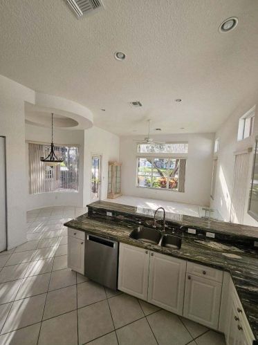 6830 Fiji Cir, Boynton Beach FL  33437-7022 exterior