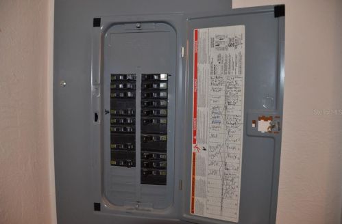 2928 Lk Margaret Dr, Orlando FL 32806-6529 exterior