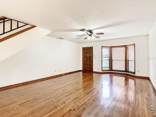 1004 Love Ln, Apopka, FL 32703-4518