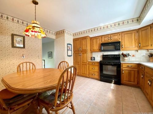 242 Dahlia Dr, Mahopac NY  10541-3768 exterior