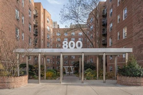 800 Grand Concourse, Bronx NY  10451-3003 exterior