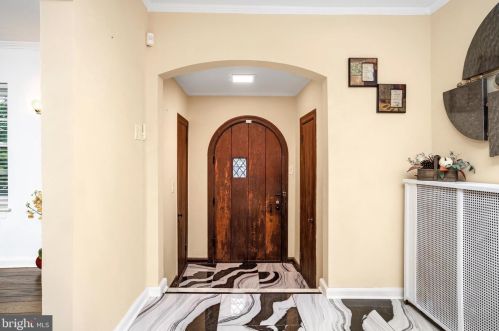 848 Riverside Ave, Trenton NJ 08618-5318 exterior