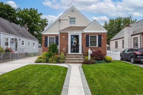 116 Goldie Ave, North Bellmore, NY 11710-2711