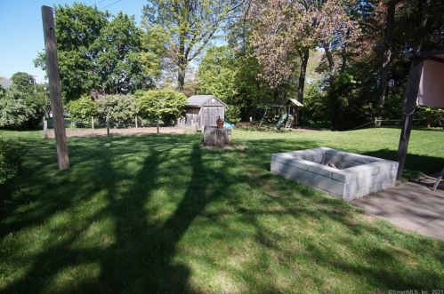 31 Willard Rd, Manchester CT  06042-3352 exterior