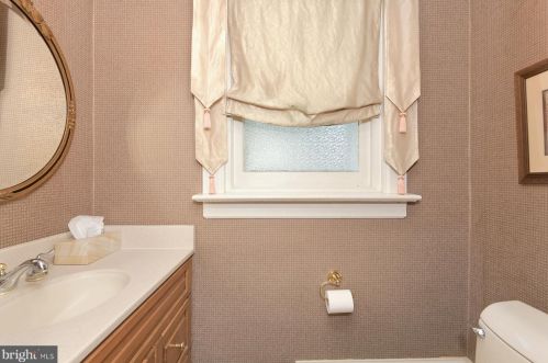 7 Buckingham Ave, Trenton NJ  08618-3311 exterior