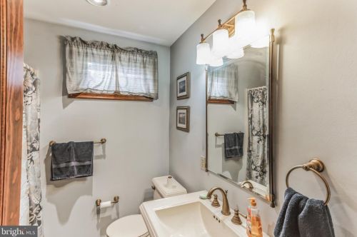 318 Commissioners Pike, Pilesgrove NJ 08098-2035 exterior