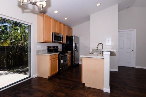 620 Oak St, Boynton Beach FL  33435-2807 exterior