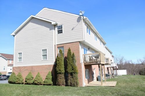1001 Wingate Dr, Pittsburgh, PA 15205-4923