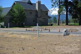 698 St Helens Ave, Black Butte Ranch, OR 97759-0979