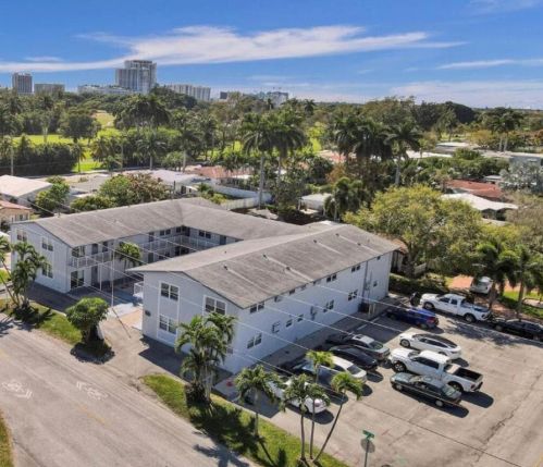 930 14th Ct, Hollywood FL 33020-3721 exterior