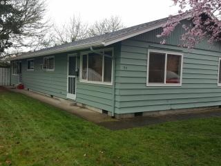 911 Jackson St, Beaverton, OR 97124-3367