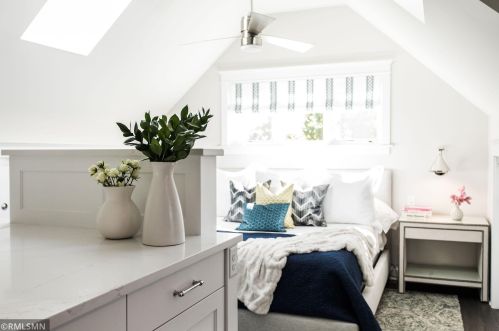 2855 James Ave, Minneapolis MN 55411-1238 exterior