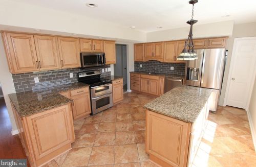 610 Oxford Valley Rd, Fairless Hills, PA 19030-3902