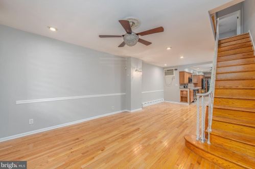 2510 9th St, Philadelphia, PA 19148-4521