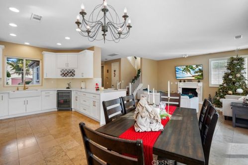 19920 Holly Dr, Santa Clarita CA  91350-3698 exterior