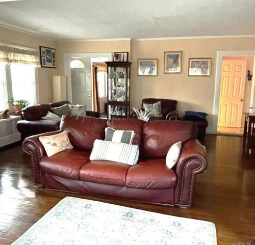 311 Rich Ave, Mount Vernon NY  10552-3010 exterior