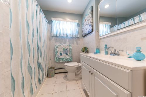 139 Baisley Ave, East Rockaway NY  11518-1823 exterior