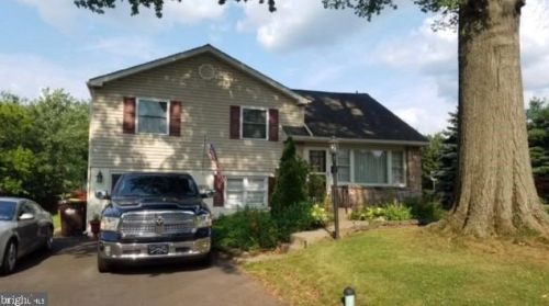 1001 Pioneer Rd, Lansdale, PA 19446-4222