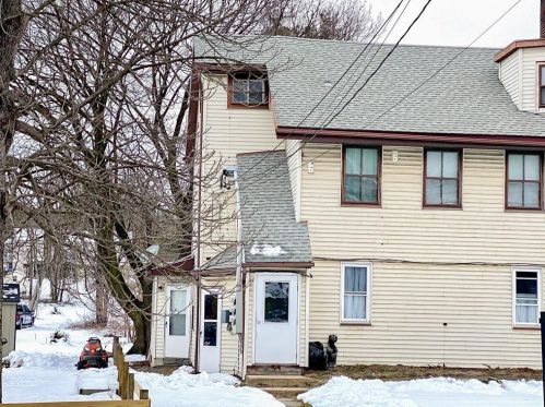 929 Delaware Ave, Palmerton, PA 18071-2011