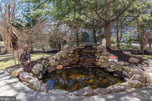 19376 Ml Dm Pl, Leesburg VA 20176-1637 exterior