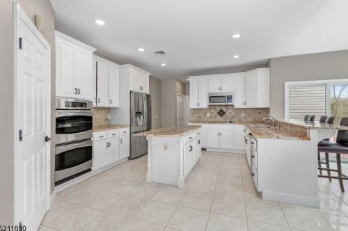 9 Natale Dr, Sparta NJ  07871-3032 exterior