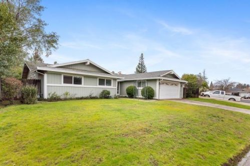 7304 Spicer Dr, Citrus Heights, CA 95621-7344