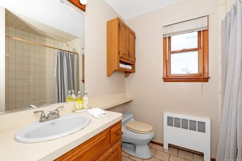 7 Alden Pl, Hartsdale NY  10530-2916 exterior