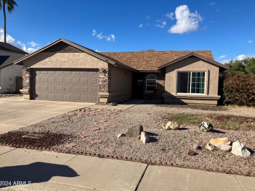 3918 Calle Lejos, Glendale, AZ 85310-4010