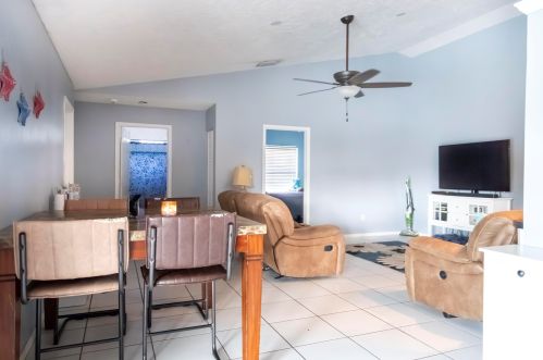 1860 Primrose Ln, West Palm Beach FL  33414-8673 exterior