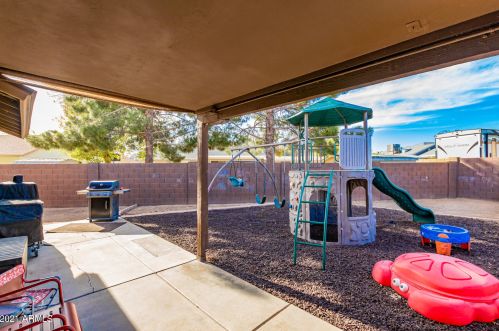 8828 Peck Dr, Glendale AZ  85301-4918 exterior