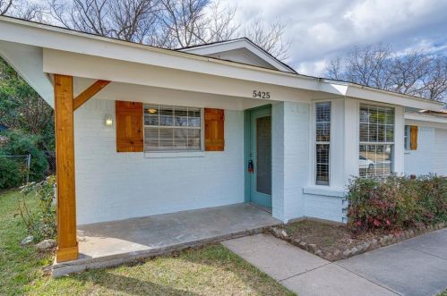 5425 Greenwood Way, Fort Worth, TX 76180-6821