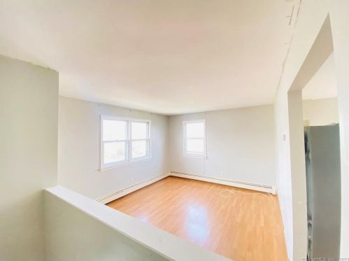 719 Queen St, Bridgeport CT  06606-3379 exterior