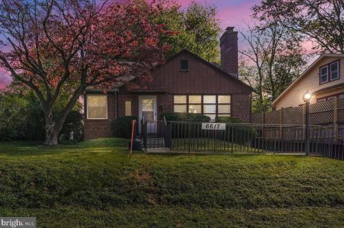 6617 3rd St, Philadelphia, PA 19126-3121