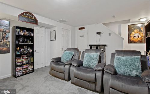 137 Apple Grove Ln, Littlestown PA  17340-1159 exterior