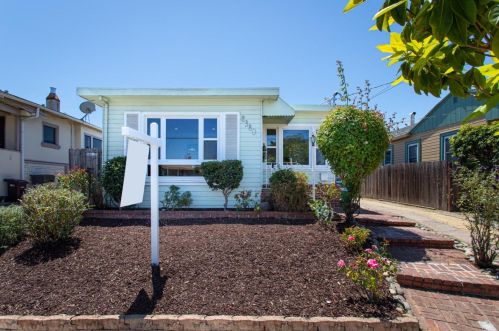 2380 108th Ave, Oakland CA  94603-4112 exterior