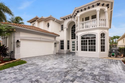 8047 Valhalla Dr, Delray Beach, FL 33446-9514