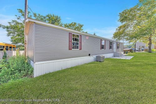 87 Herman Blvd, Hazlet NJ  07730-1547 exterior
