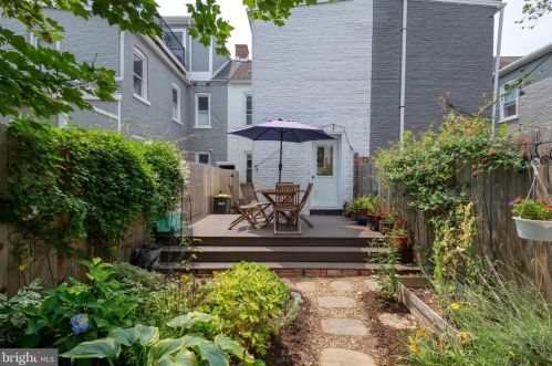 563 Shippen St, Lancaster PA  17602-4305 exterior