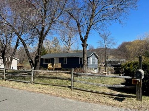 25 Atwood Rd, Woodbury CT  06798-2324 exterior