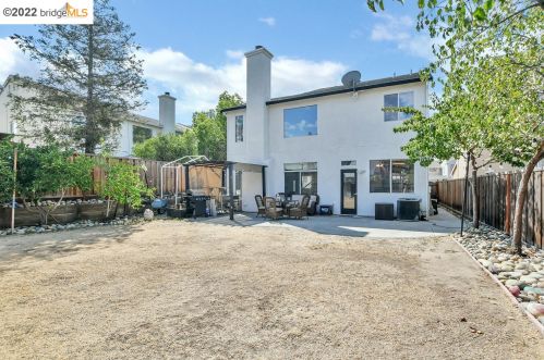 2060 Springbrook Ct, Oakley CA  94561-4113 exterior