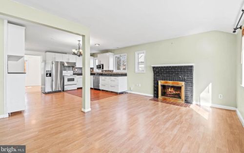 7304 Arthur Dr, Falls Church VA  22046-3717 exterior