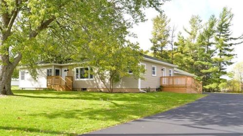5066 Parrish Street Ext, Canandaigua, NY 14424-9178