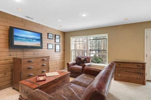 45 Forestdale Rd, Minneapolis MN 55410-2547 exterior