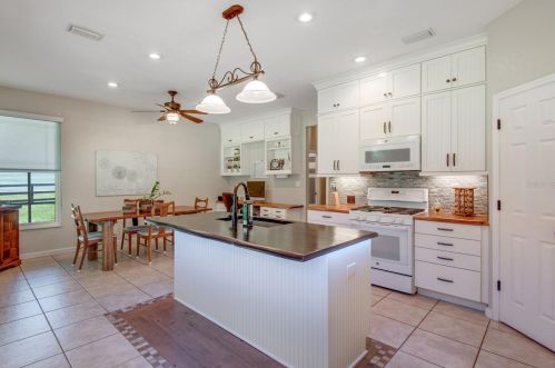 10421 Less Traveled Rd, Thonotosassa FL  33592-4017 exterior