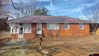 1112 Maple St, Yellville, AR 72687-9497