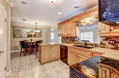 820 Boundary Ave, Deland FL 32720-3130 exterior