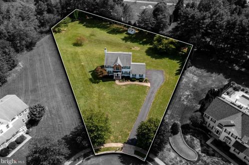 7 Cardinal Ln, Collegeville, PA 19426-3919