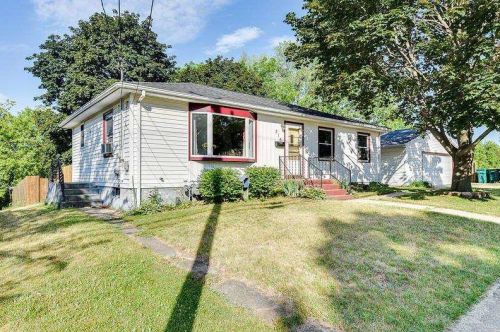 316 Stoughton Rd, Edgerton, WI 53534-1133