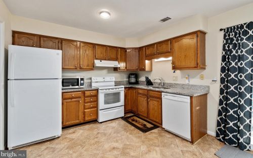 215 Farrell Ln, Fredericksburg, VA 22401-4031
