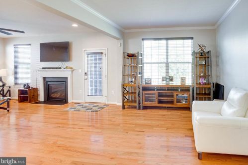 3602 Eagle Ridge Dr, Woodbridge VA  22191-6564 exterior
